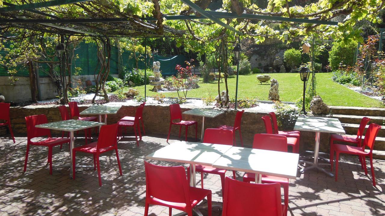 Hotel Restaurant Henry Puy-lʼÉvêque Exterior foto